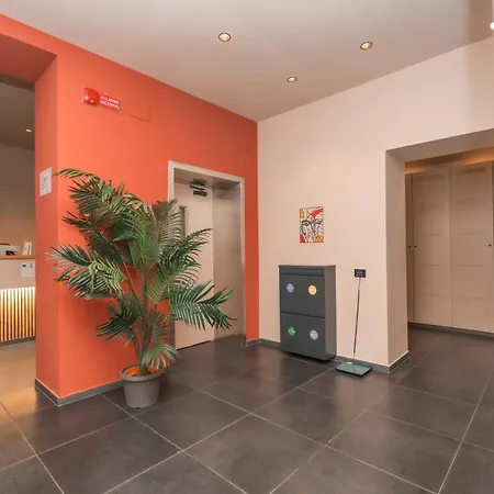 Hotel Noah Gate & 4*