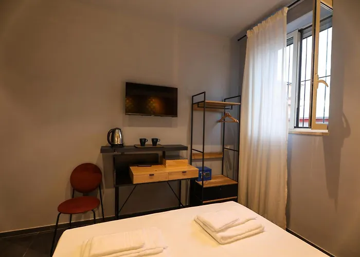 Noah Gate & Отель Неаполь