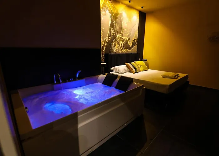 Noah Gate & فندق