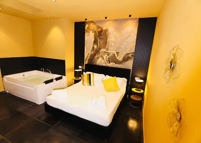 فندق Noah Gate & نابولي