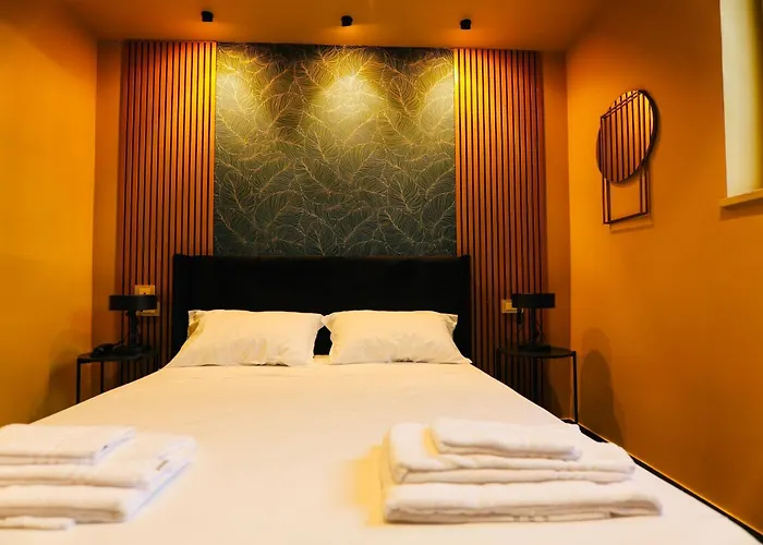 Noah Gate & 4* نابولي