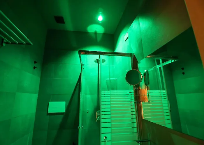 Noah Gate & 4* نابولي