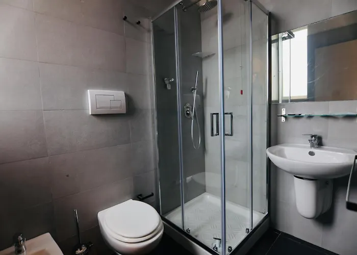 Noah Gate & Отель