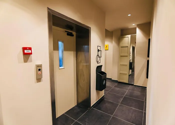 Hotel Noah Gate & 4*